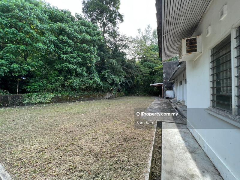Bungalow House for Sale in Batu Feringghi, Penang by Sam Kam - iProperty.com.my