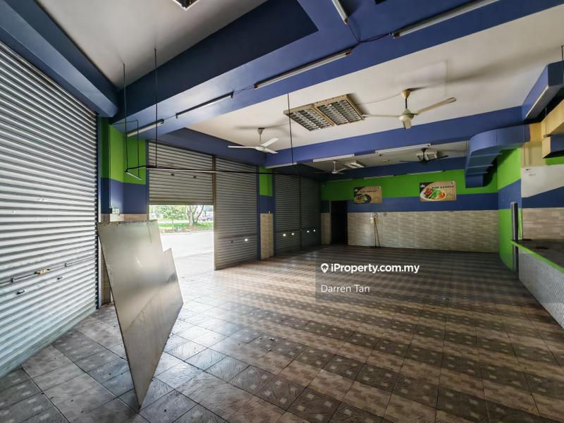 For Rent - Corner Lot Shop For Rent