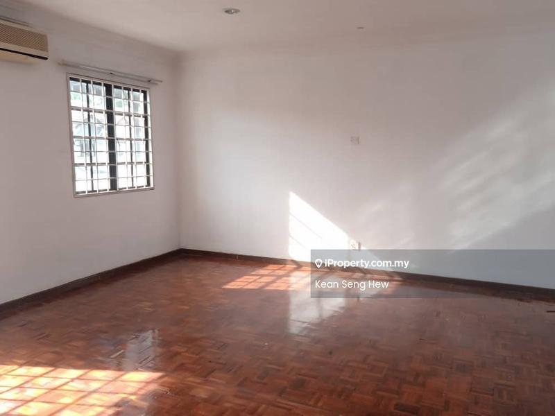 Rumah Berangkai 2 Tingkat untuk Dijual di Taman Wangsa Permai, Kepong oleh Hew KS - Living Room - iProperty.com.my