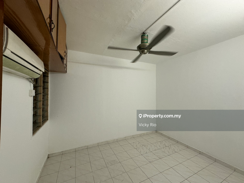 Kondominium untuk Dijual di Palm Court Condominium oleh Vicky Rio - iProperty.com.my