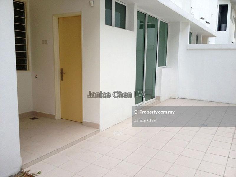 Rumah Berkembar untuk Dijual di Palmiera @ Kinrara Residence, Taman Damai Utama, Puchong oleh Janice Chen - iProperty.com.my