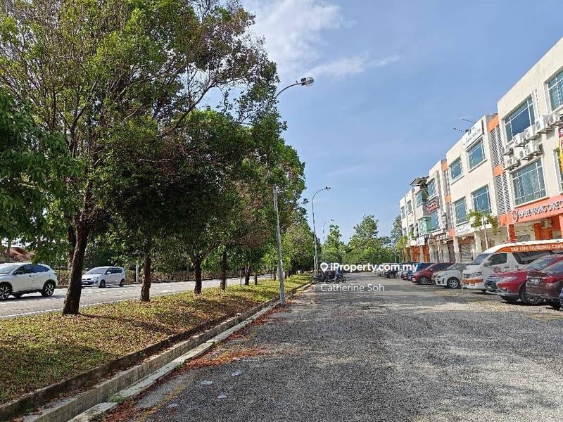 For Rent - Taman Tasik Utama Facing Main road Ground Floor Shoplot For Rent