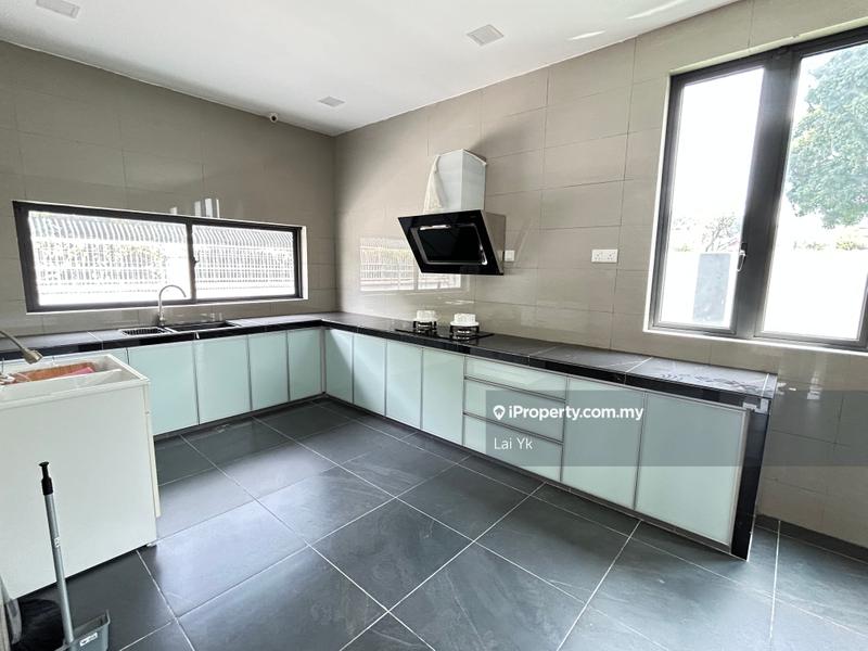 Bungalow House for Sale in Subang Heights, Subang Jaya by Lai Yk - iProperty.com.my