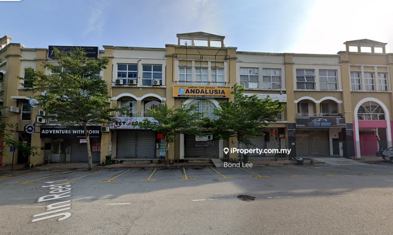 For Sale - ( ROI 4.88% ) Rawang Pusat Perniagaan Reef 3Storey Shop Office For Sale