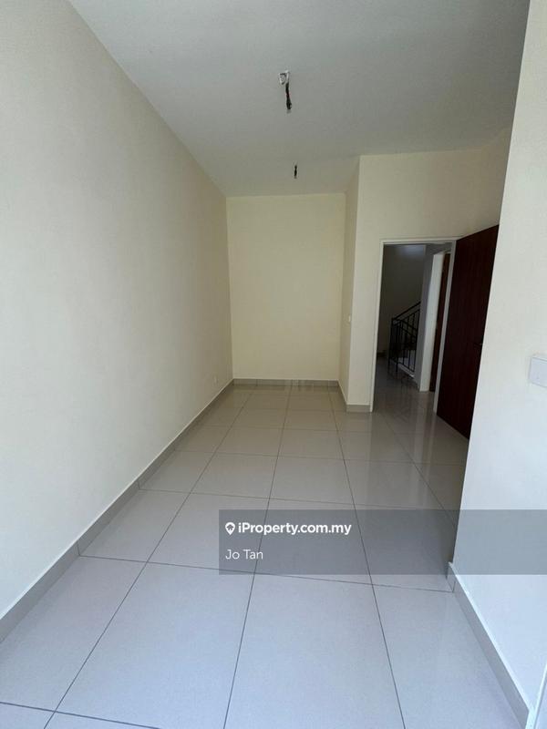 Rumah Berangkai 3 Tingkat untuk Disewa di Nassim Height , Taman ukay bistari , Ukay Perdana, Ampang oleh Jo Tan - iProperty.com.my