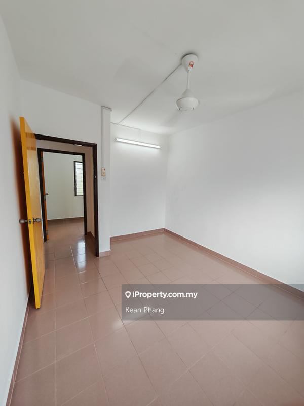 Apartment for Sale in Putra Permai Block B by Kean Phang - iProperty.com.my