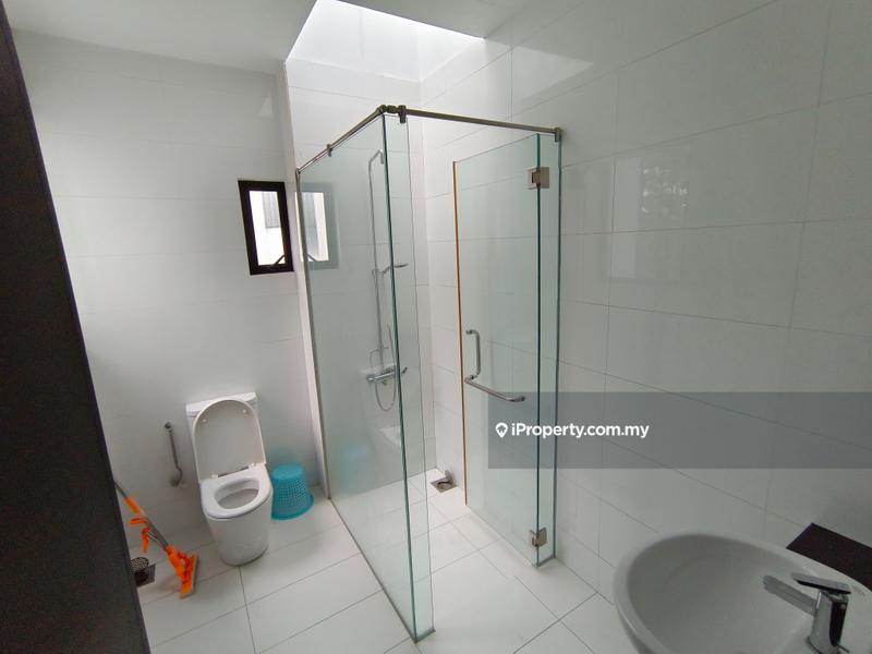 Bungalow House for Sale in Taman Overseas Union (Taman Oug), Jalan Klang Lama (Old Klang Road) by BoBo Lee - iProperty.com.my