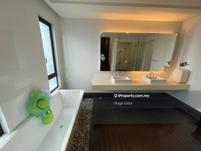 Bungalow House for Sale in Bluwater Estate, The Mines Resort City, Gita Bayu, Seri Kembangan by Hugo Gooi - iProperty.com.my