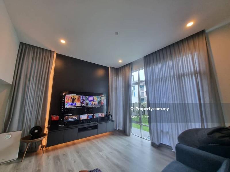 Bungalow House untuk Dijual di Taman Putra Pogun 3 Storey Link Bungalow House, Kota Kinabalu oleh Annie Hee - iProperty.com.my