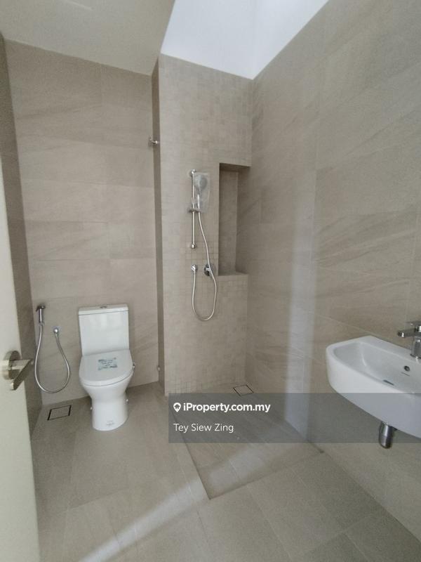 Semi-Detached House for Sale in Taman Bukit Serdang, Seri Kembangan by Tey Siew Zing - iProperty.com.my
