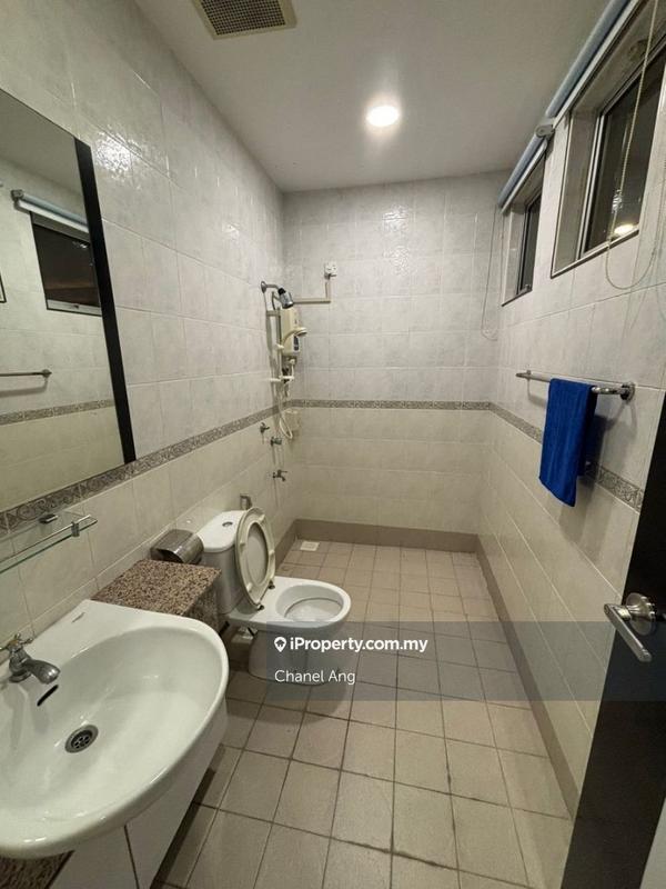 Rumah Berkembar untuk Dijual di Taman Molek, Johor Bahru oleh Chanel Ang - iProperty.com.my