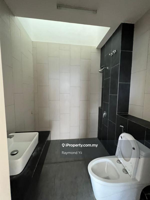 Rumah Berangkai 3 Tingkat untuk Disewa di 5R+5B Setia Utama 2, Setia Alam oleh Raymond Yii - iProperty.com.my