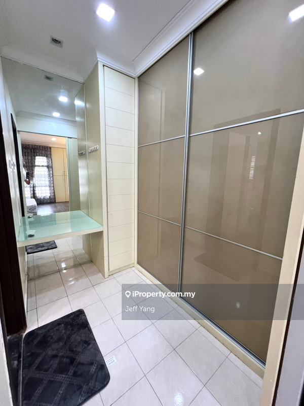 Kondominium untuk Dijual di The Straits View Condominium oleh Jeff Yang - iProperty.com.my