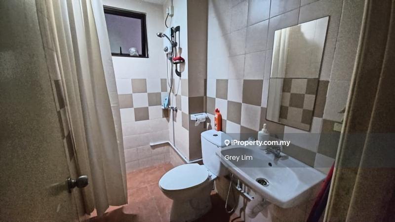 Condominium for Rent in Royal Domain Sri Putramas 2 by Grey Lim - Bathroom - iProperty.com.my