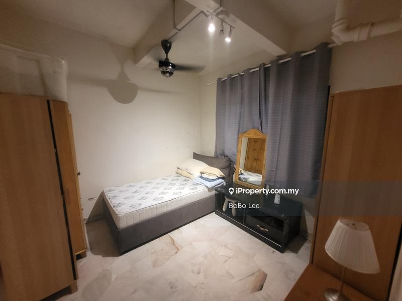 Rumah Berangkai 3 Tingkat untuk Dijual di Taman Salak Selatan, Salak South oleh BoBo Lee - iProperty.com.my