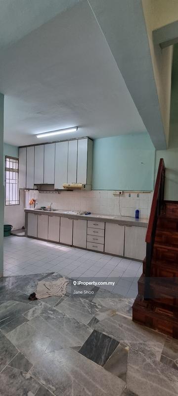 Townhouse for Sale in Taman Overseas Union (Taman Oug), Jalan Klang Lama (Old Klang Road) by Jane Shoo - iProperty.com.my