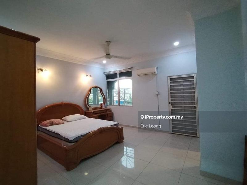 Rumah Berangkai 2 Tingkat untuk Dijual di Taman Puchong Intan, Puchong oleh Eric Leong - iProperty.com.my
