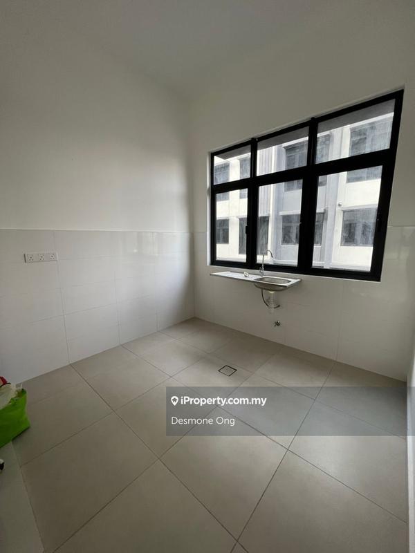 3.5-storey Terraced House for Sale in Taman Bukit Serdang, Seri Kembangan by Desmone Ong - iProperty.com.my