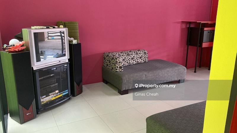 Rumah Berangkai 1 Tingkat untuk Dijual di Parit Raja, Sri Gading oleh Ginas Cheah - iProperty.com.my
