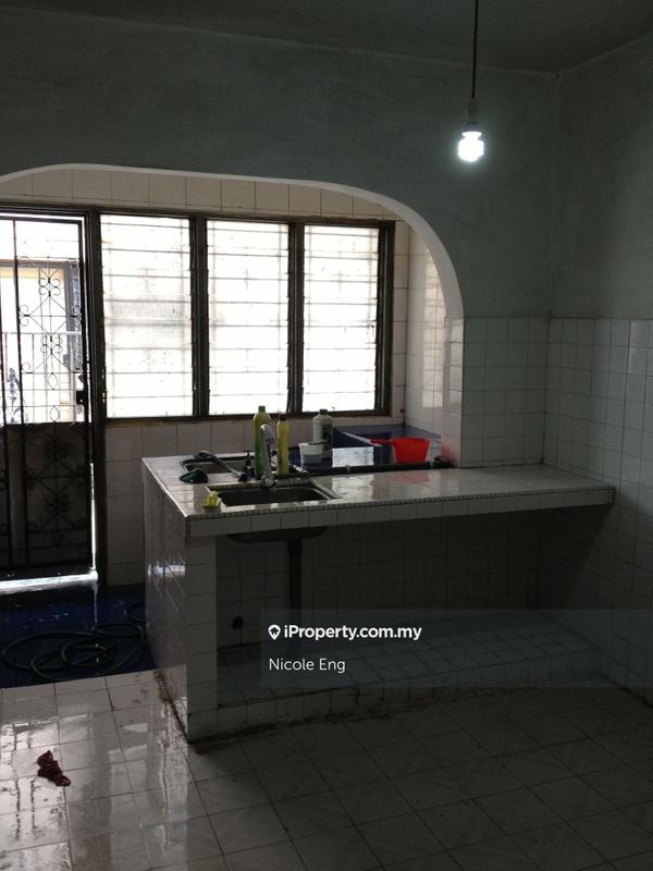 Rumah Berangkai 3 Tingkat untuk Dijual di Seksyen 33,25,23,20,19,18, Shah Alam oleh Nicole Eng - iProperty.com.my
