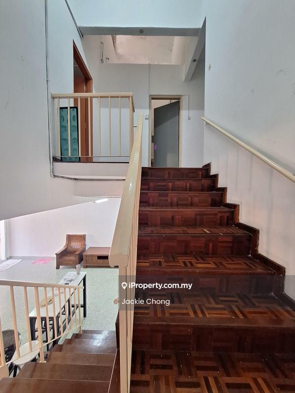 2-storey Terraced House for Sale in Taman Overseas Union (Taman Oug), Jalan Klang Lama (Old Klang Road) by Jackie Chong - Entrance - iProperty.com.my