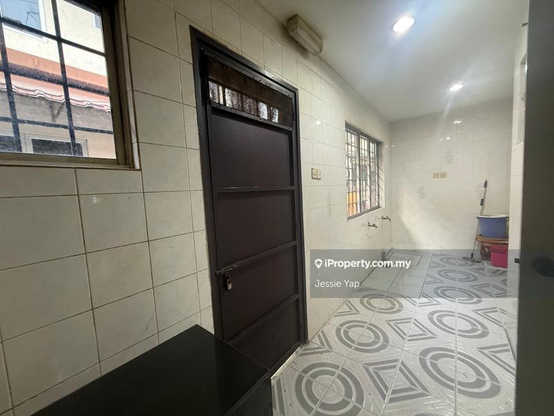 Rumah Teres 2-Tingkat untuk Dijual di Serdang, Seri Kembangan oleh Jessie Yap - iProperty.com.my