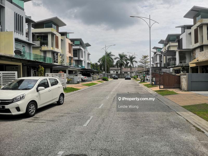 Rumah Berkembar untuk Dijual di Bukit Rahman Putra, Sungai Buloh oleh Leslie Wong - iProperty.com.my