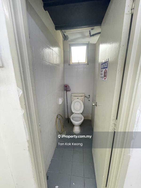 Kedai untuk Disewa di Taman Danau Kota, Setapak oleh Enrico Tan - Bathroom - iProperty.com.my