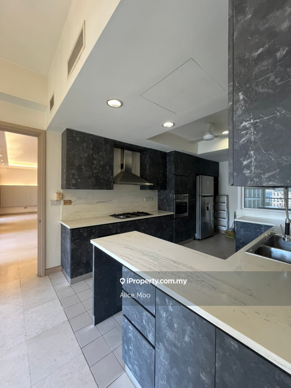 For Sale - Hampshire Park Condominium