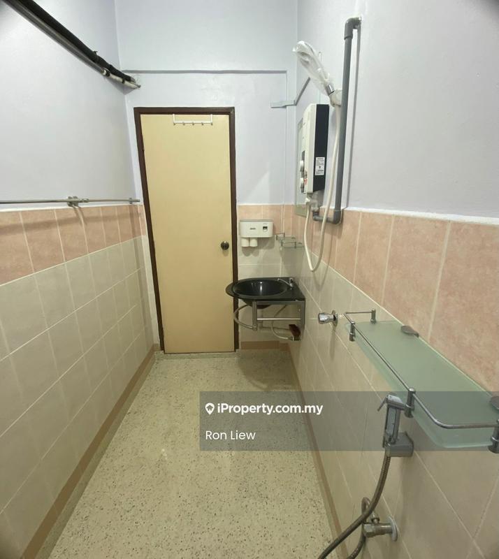 Pangsapuri untuk Dijual di Pangsapuri Seri Pinang oleh Ron Liew - Bathroom - iProperty.com.my