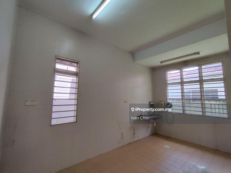 Rumah Berkembar untuk Dijual di Taman Kipark, Puchong oleh Angel Lin - iProperty.com.my
