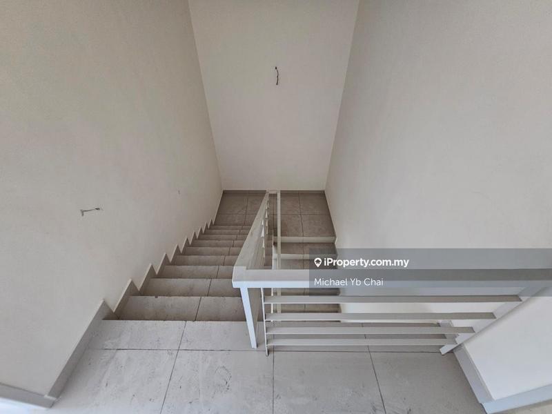 3-storey Terraced House for Sale in Desa Park Serdang, Seri Kembangan by Michael Yb Chai - iProperty.com.my