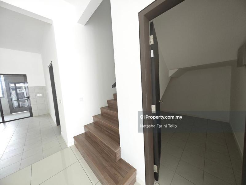 Rumah Teres 2-Tingkat untuk Dijual di Anisa Serenia City, Sepang oleh Natasha Farini Talib - iProperty.com.my
