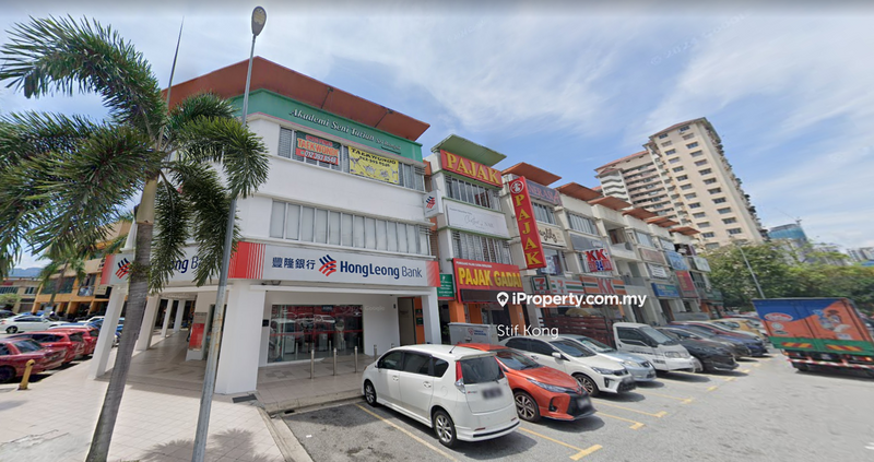 For Sale - 3 Story Corner Shop ROI can up to 5%