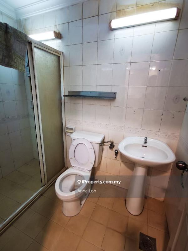 Rumah Bandar untuk Dijual di Country Heights, Kajang oleh Anna Loh - iProperty.com.my