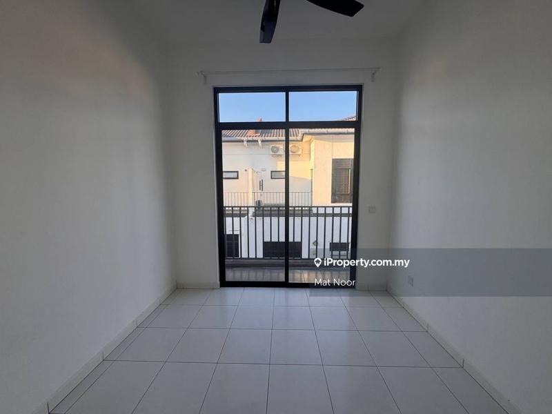 Rumah Berangkai 2 Tingkat untuk Dijual di Bandar Puncak Alam, Puncak Alam oleh Mat Noor - iProperty.com.my