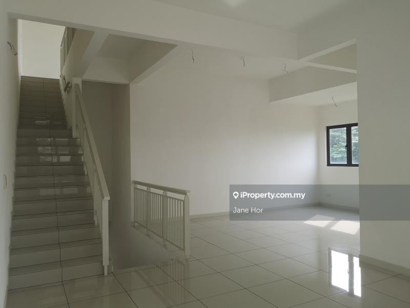 Townhouse for Sale in 16 Sierra, Puchong by Jane Hor - iProperty.com.my