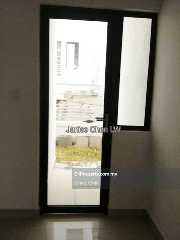 Rumah Berangkai 3 Tingkat untuk Disewa di Kinrara Residence, Puchong oleh Janice Chen - iProperty.com.my