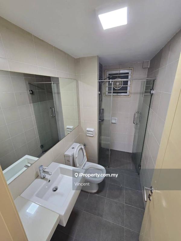 For Rent - Tiara Mutiara / The Crown