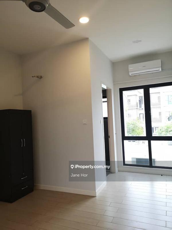 Rumah Berangkai 3 Tingkat untuk Dijual di 16 Sierra, Puchong oleh Jane Hor - iProperty.com.my