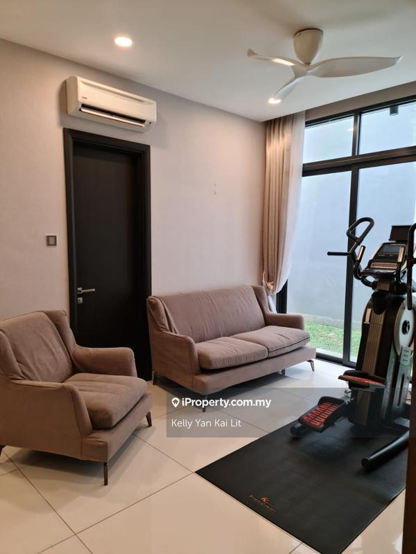 Bungalow House untuk Dijual di Taman Melawati, Ulu Kelang oleh Kelly Yan Kai Lit - Guest living hall - iProperty.com.my