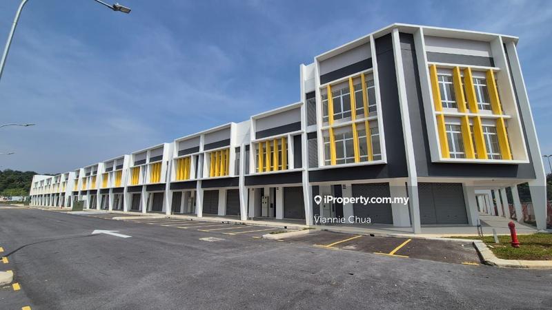 Shop for Rent in Bandar Tasik Puteri, Rawang by Viannie Chua - iProperty.com.my