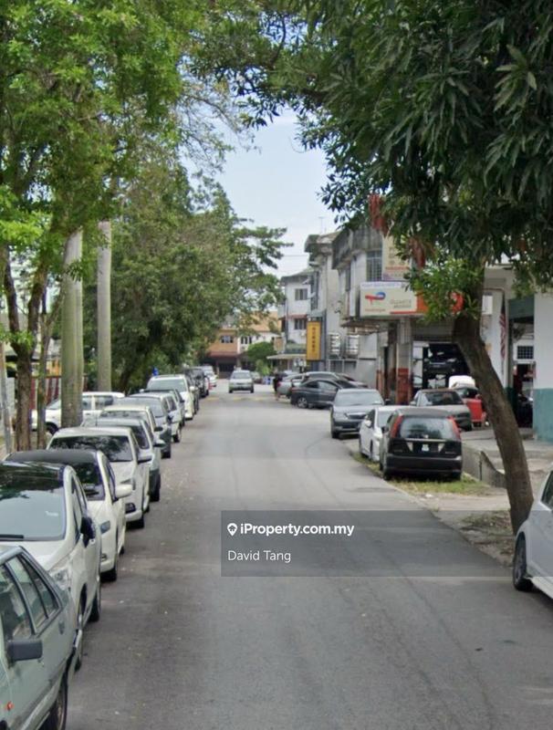 Shop for Sale in Taman Bukit Serdang, Seri Kembangan by David Tang - iProperty.com.my