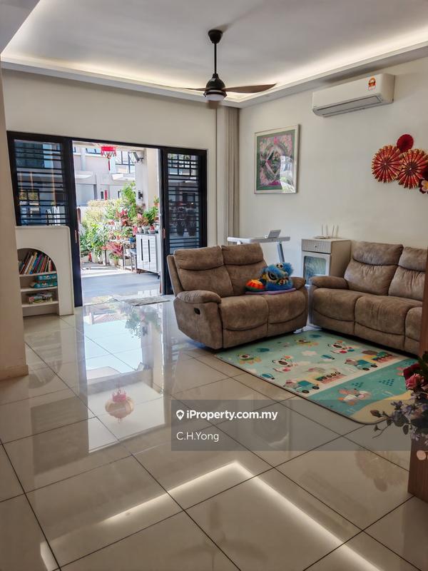 2-storey Terraced House untuk Dijual di 16 Sierra, Puchong oleh C.H.Yong - iProperty.com.my