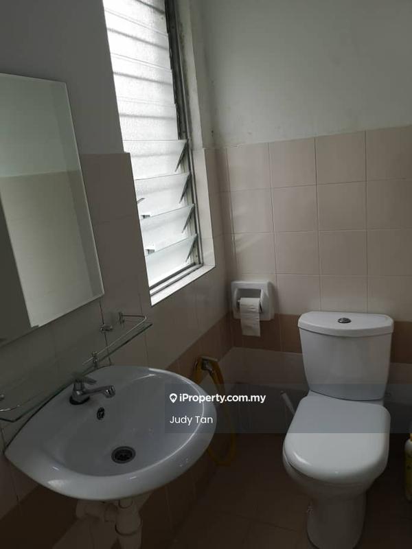Condominium untuk Dijual di Residensi Laguna (Sunway Belvedere) oleh Judy Tan - Bathroom - iProperty.com.my