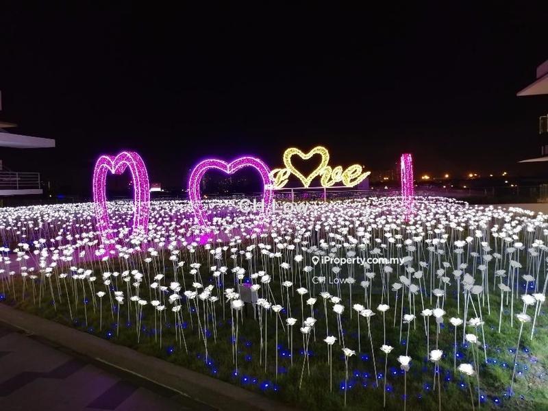 Service Residence for Sale in i-SOHO @ i-City by CH Low - iProperty.com.my