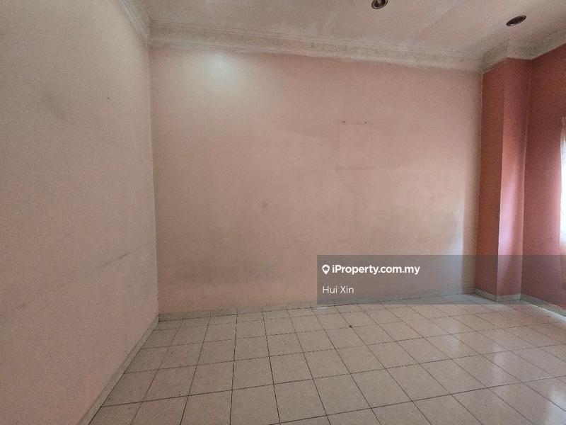 Rumah Berkembar untuk Dijual di Taman Saujana, Klang oleh Hui Xin - iProperty.com.my