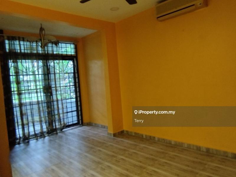 Rumah Berangkai 2 Tingkat untuk Dijual di Taman Subang Mewah, Subang Jaya oleh Terry - iProperty.com.my