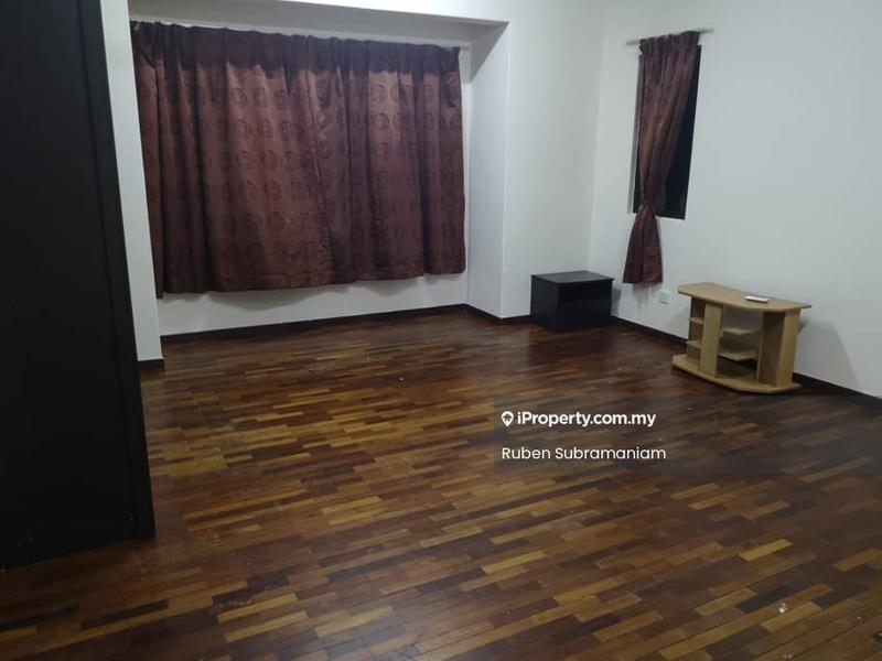 Condominium for Sale in Cyber Heights Villa by Ruben Subramaniam - Living Room - iProperty.com.my