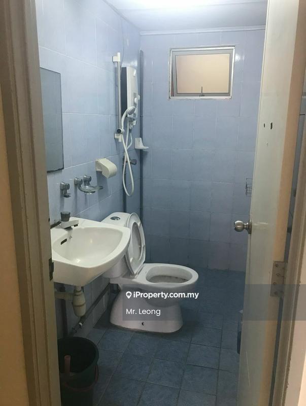 Condominium for Rent in Angkasa Condominiums by Mr. Leong - Bathroom - iProperty.com.my
